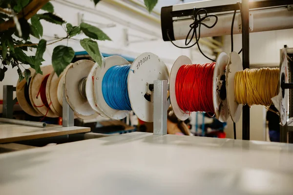Colores Cable Industrial Fábrica — Foto de Stock