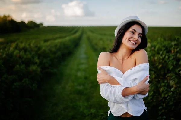 Portrait Young Beautiful Sexy Woman Nature — Stock Photo, Image