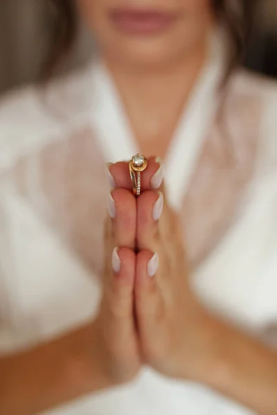 Anillos Boda Entre Dedos — Foto de Stock