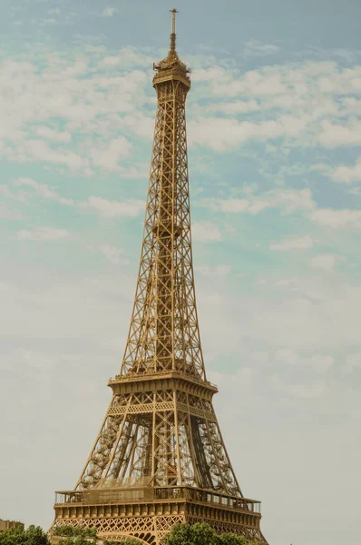 Look Afar Gorgeous Eiffel Tower — Stock Photo, Image