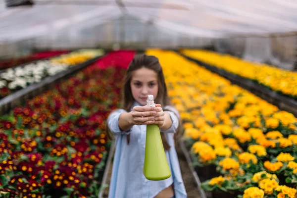 Little Girl Watering Flowers Garden — Stock Photo, Image