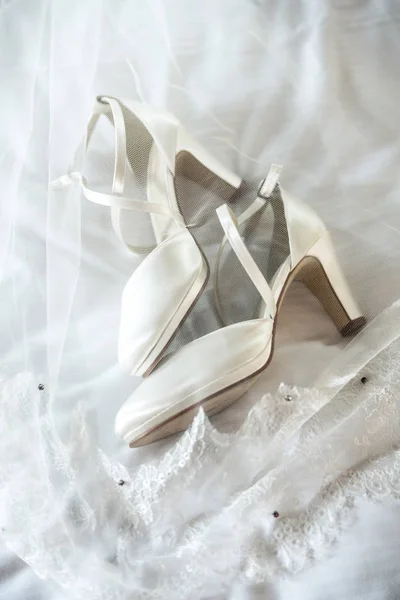 Διοργανώνονται Άσπρο Νυφικό Παπούτσια Γαμήλια Τελετή — Φωτογραφία Αρχείου