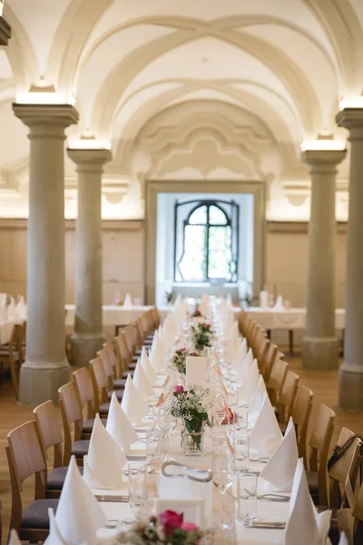 Antiguo Salón Banquetes Con Decoración Blanca Columnas Piedra —  Fotos de Stock