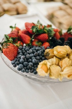 Karışık meyveli ile plaka