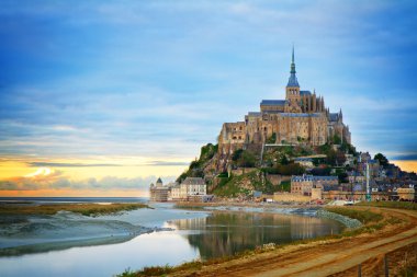 Mont st michel gün batımında, Fransa