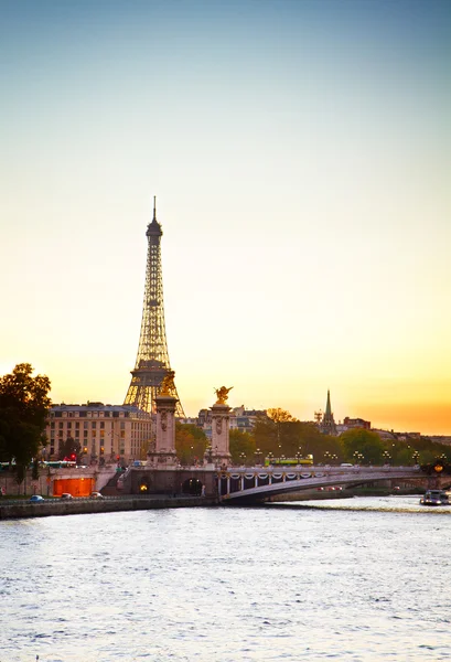 Eiffel tower at sunset, Paris — Stock Photo, Image