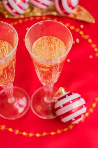 Tavolo natalizio con champagne — Foto Stock