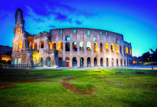 Coliseo en roma, italia — Foto de Stock