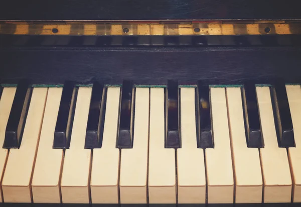 Vintage piano keyboard — Stock Photo, Image