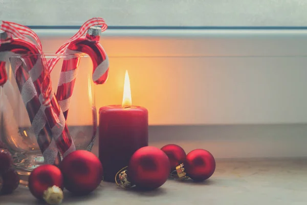 Escena de Navidad con luz ardiente — Foto de Stock