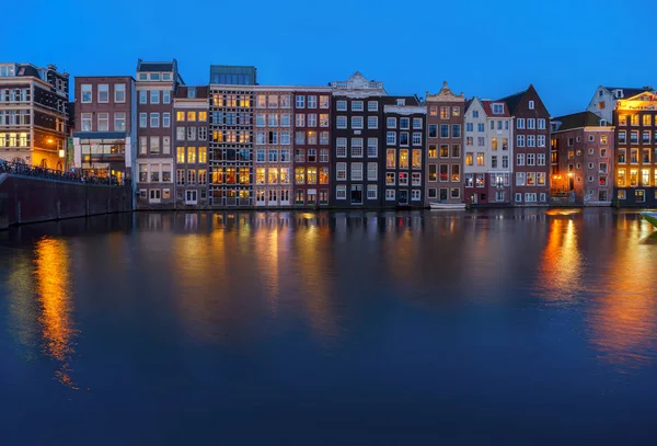 Domy w Amsterdam, Holandia — Zdjęcie stockowe