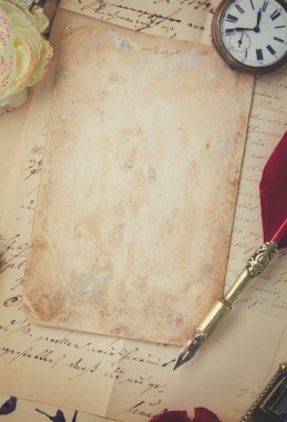 tüy kalem ve harfler