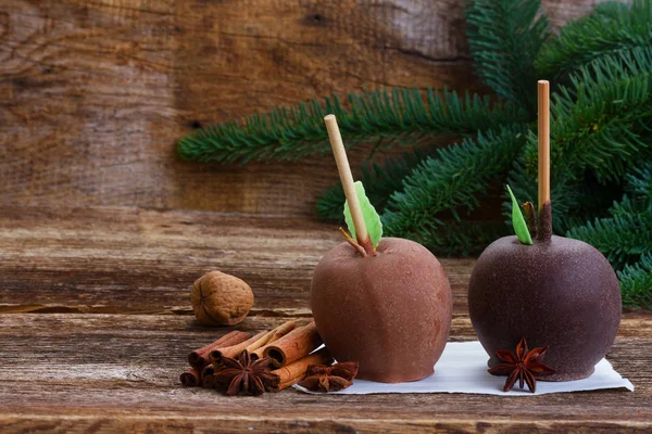 クリスマスのチョコレートりんご釉 — ストック写真