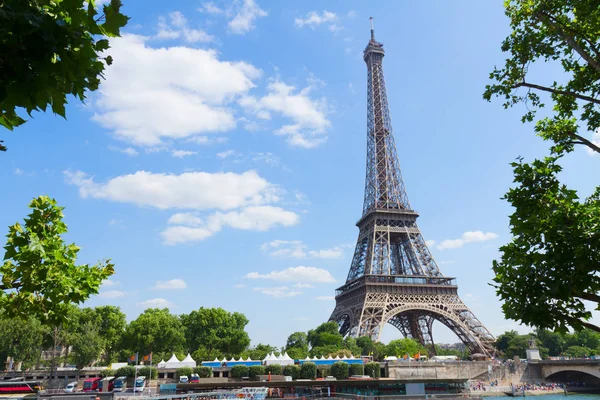Eiffel tour over Seine river — Stock Photo, Image