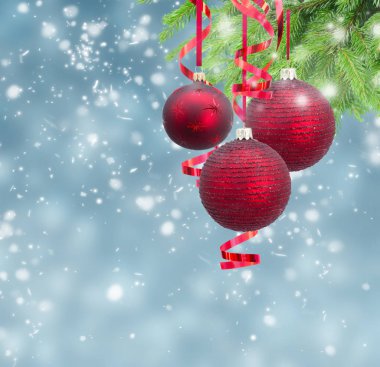 Kızıl Noel baloları