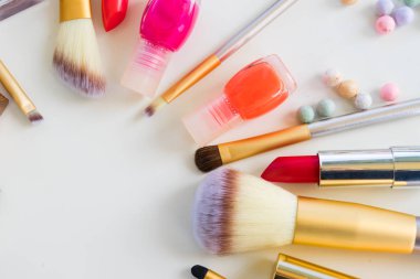 Renkli makyaj sahnesi