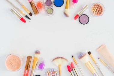 Renkli makyaj sahnesi