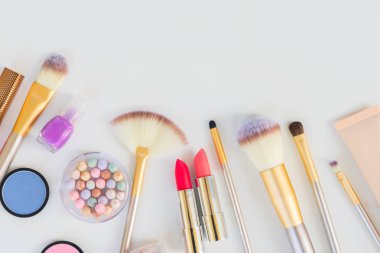 Renkli makyaj sahnesi