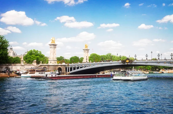 Ponte de Alexandre III em Paris, França — Fotografia de Stock