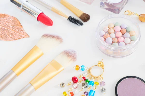 Colorful make up flat lay scene — Stock Photo, Image