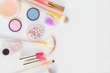 Renkli makyaj sahnesi