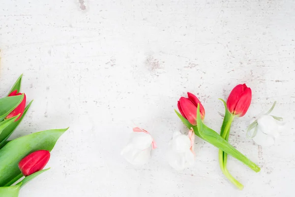 Bukett av gult, lila och Röda tulpaner — Stockfoto