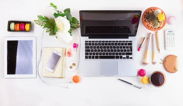 Spazio di lavoro femminile, vista dall'alto — Foto Stock