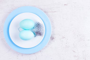 Boyalı yumurta ile plaka