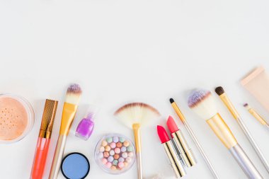 Renkli makyaj sahnesi