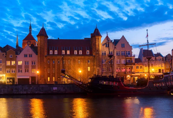 Terraplén de Motlawa en Gdansk —  Fotos de Stock