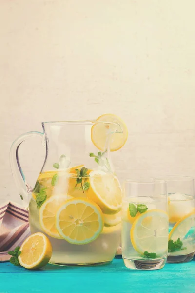 Bebida casera de limonada — Foto de Stock