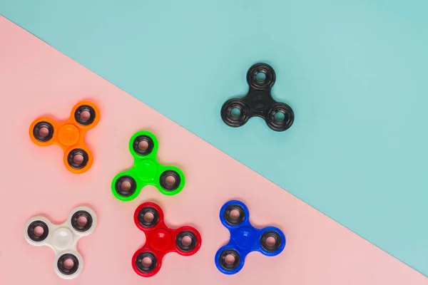 Fidget spinner, juguete relajante popular, diseño genérico — Foto de Stock