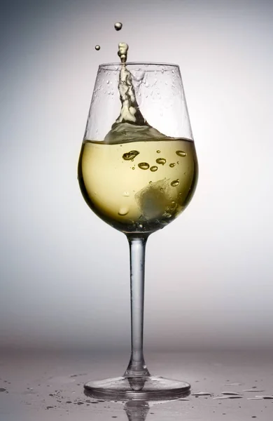 Ποτήρι λευκό κρασί — Φωτογραφία Αρχείου