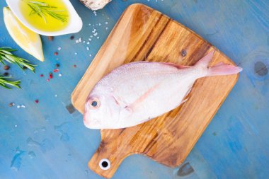 taze deniz balık hazırlık