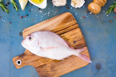 taze deniz balık hazırlık