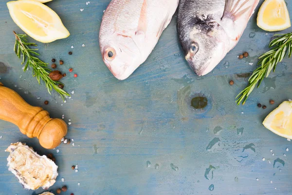 Fresh sea fish preparation — Stock Photo, Image