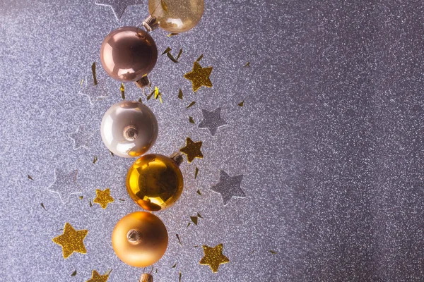 Zilveren en gouden kerst bubbles — Stockfoto