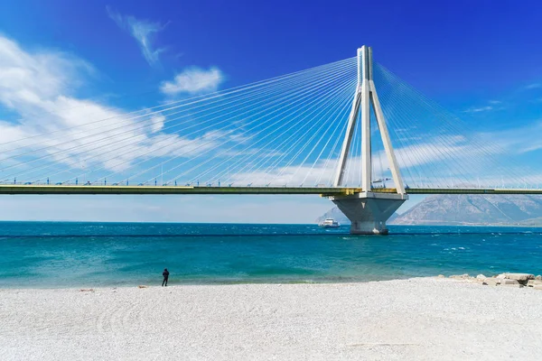 Blick auf patras und rio antirrio brücke — Stockfoto