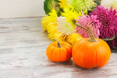 tablo üzerinde kabaklar