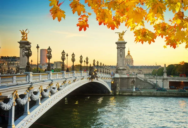 Ponte de Alexandre III ao pôr do sol — Fotografia de Stock