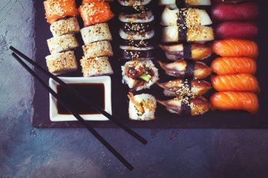 Japon suşi tabağı.