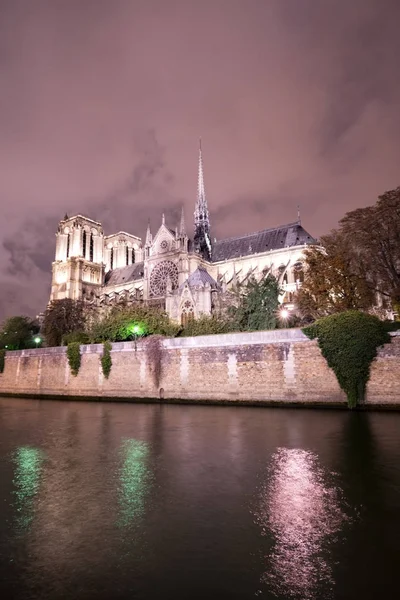 프랑스 파리의 노트르담 대성당 — 스톡 사진