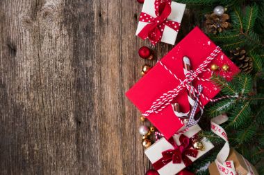 Noel hediyesi vermek