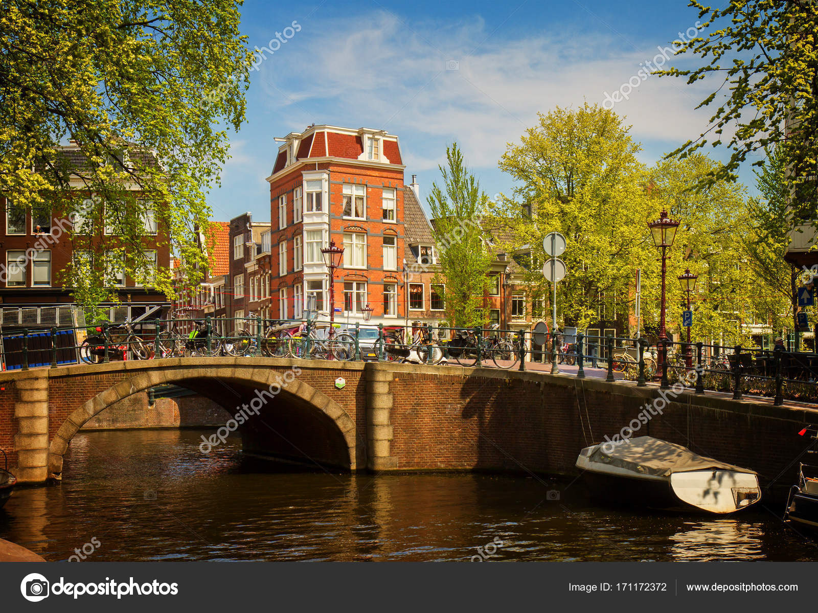 Amsterdam's Canal Ring District Has Historic Charm and Water Views -  Mansion Global