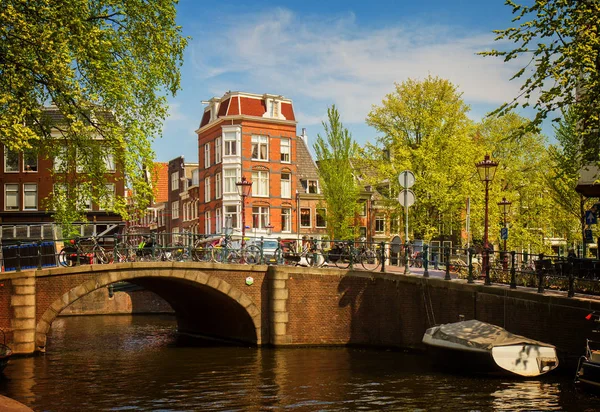 Anillo de canal en Amsterdam, Países Bajos — Foto de Stock