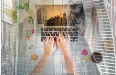 Kadınsı çalışma alanı, üstten görünüm