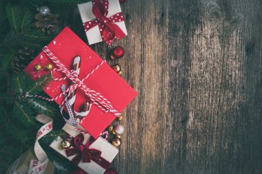 Noel hediyesi vermek