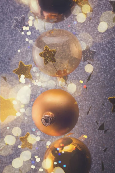 Zilveren en gouden kerst bubbles — Stockfoto
