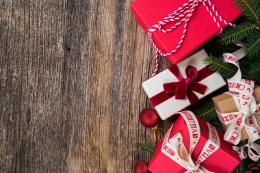 Noel hediyesi vermek