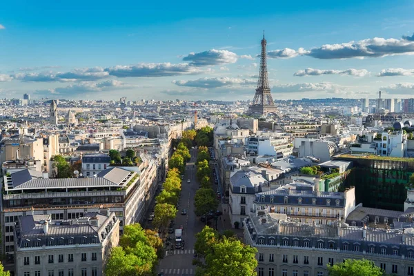 Eiffeltour en stadsgezicht van Parijs — Stockfoto